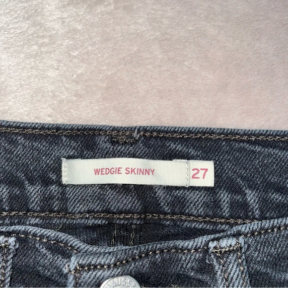 Levi’s wedgie skinny high rise Jean size 27/ L26 - Picture 8 of 13